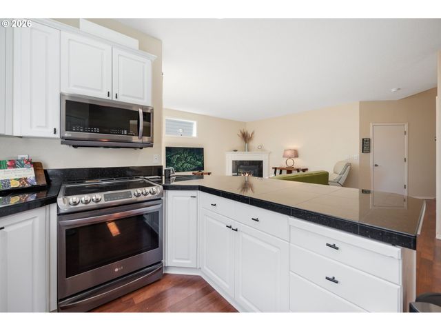 15572 Se GLADYS ROSE Way, Damascus, OR 97089