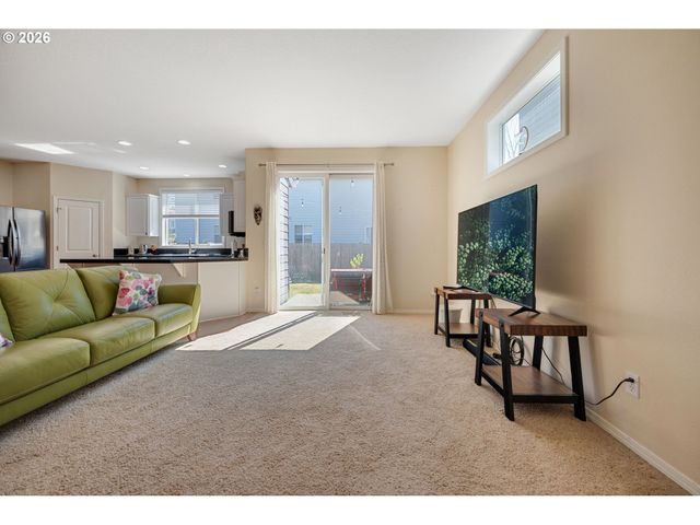 15572 Se GLADYS ROSE Way, Damascus, OR 97089