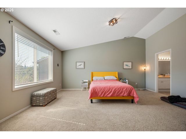15572 Se GLADYS ROSE Way, Damascus, OR 97089