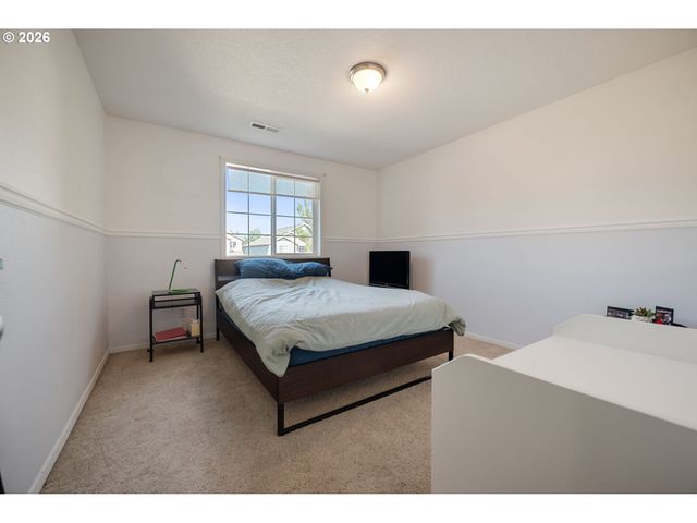 15572 Se GLADYS ROSE Way, Damascus, OR 97089