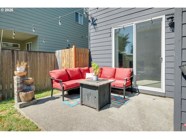 15572 Se GLADYS ROSE Way, Damascus, OR 97089