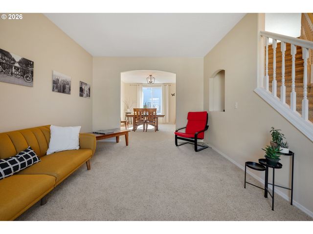 15572 Se GLADYS ROSE Way, Damascus, OR 97089