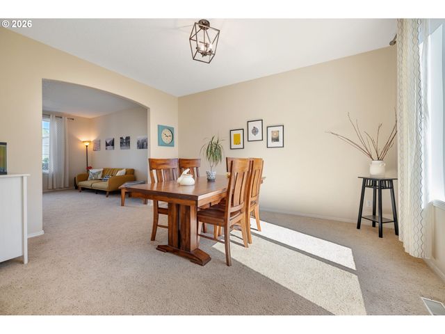 15572 Se GLADYS ROSE Way, Damascus, OR 97089