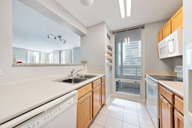 345 N La Salle Street 2203, Chicago, IL 60654
