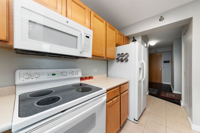 345 N La Salle Street 2203, Chicago, IL 60654