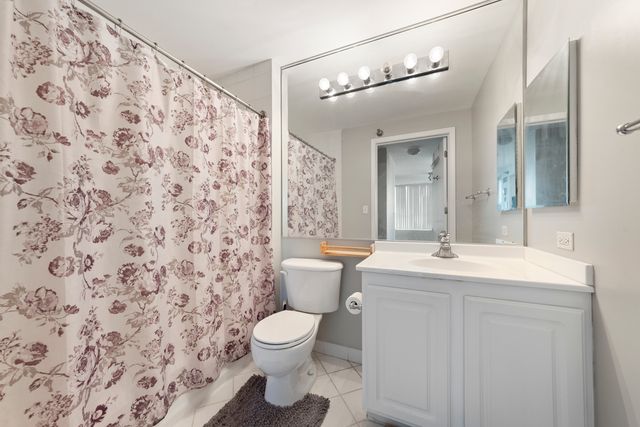345 N La Salle Street 2203, Chicago, IL 60654