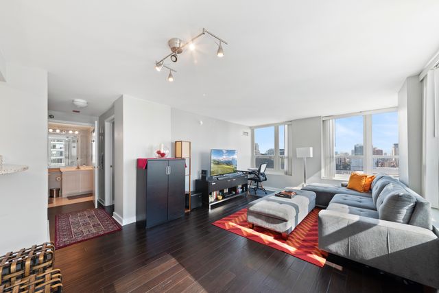 345 N La Salle Street 2203, Chicago, IL 60654