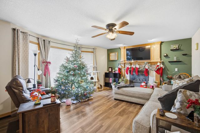 208 13th Street SW, Altoona, IA 50009