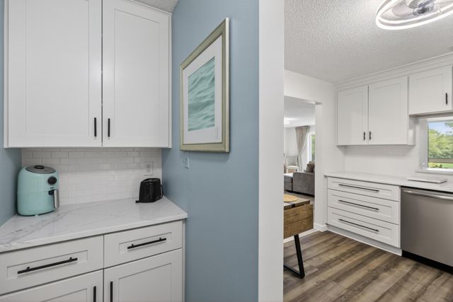 3801 W 98th Street 210, Bloomington, MN 55431