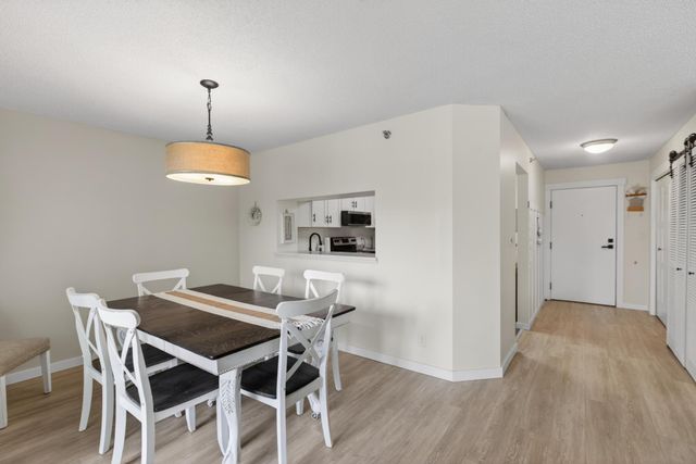 3801 W 98th Street 210, Bloomington, MN 55431