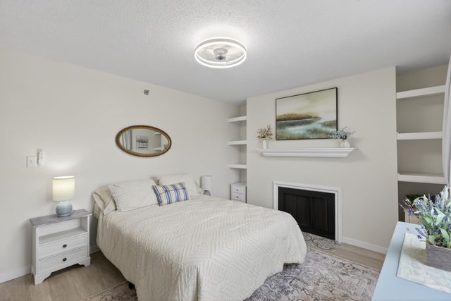3801 W 98th Street 210, Bloomington, MN 55431