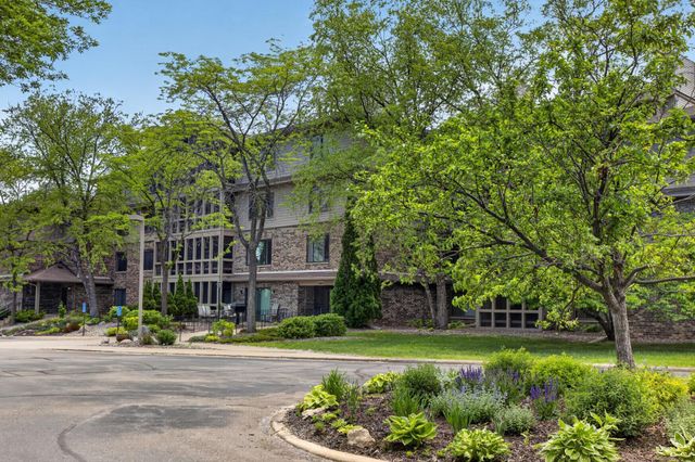 3801 W 98th Street 210, Bloomington, MN 55431