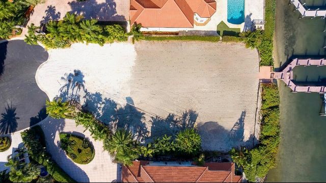 2252 Bay Village Court, Palm Beach Gardens, FL 33410