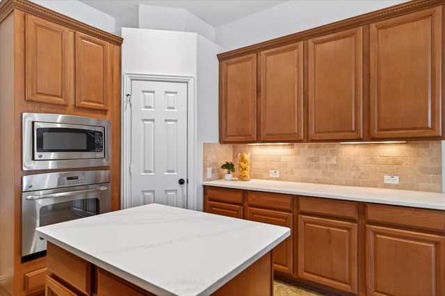 350 Falstaff Drive, Roanoke, TX 76262