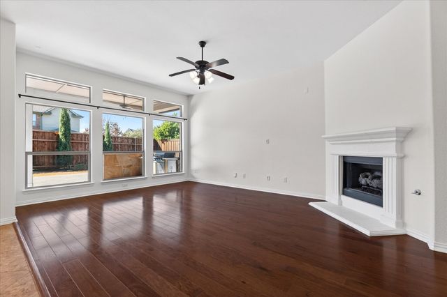 350 Falstaff Drive, Roanoke, TX 76262