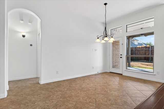 350 Falstaff Drive, Roanoke, TX 76262