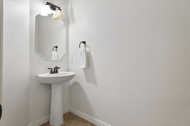 350 Falstaff Drive, Roanoke, TX 76262