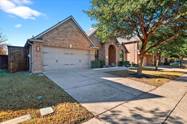 350 Falstaff Drive, Roanoke, TX 76262