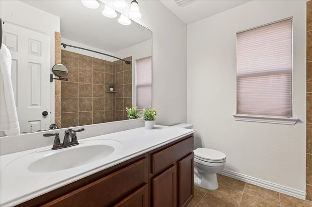 350 Falstaff Drive, Roanoke, TX 76262