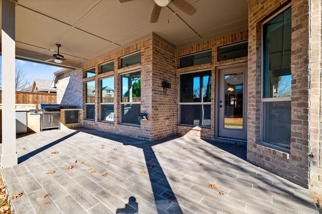 350 Falstaff Drive, Roanoke, TX 76262