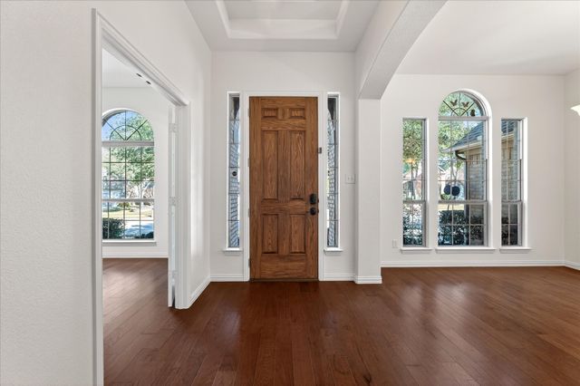 350 Falstaff Drive, Roanoke, TX 76262