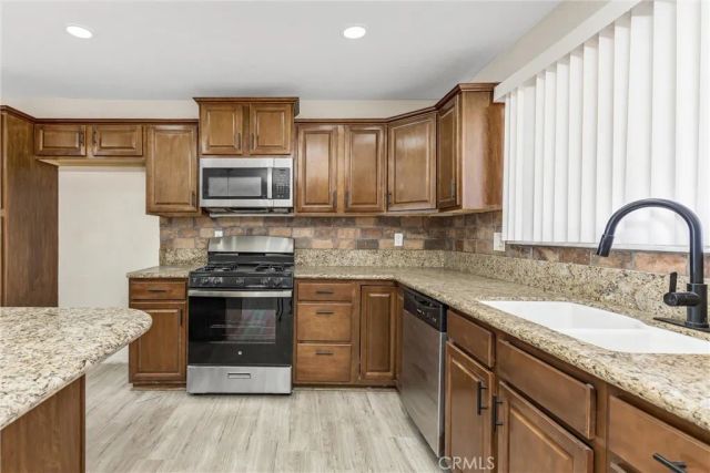 19891 Talihina Road, Apple Valley, CA 92307