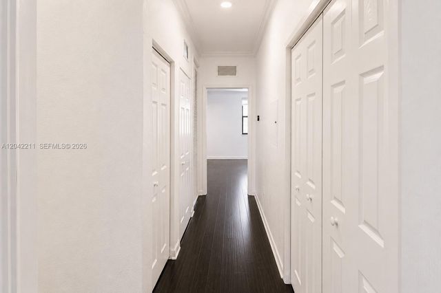 8954 W 35th Way, Hialeah, FL 33018