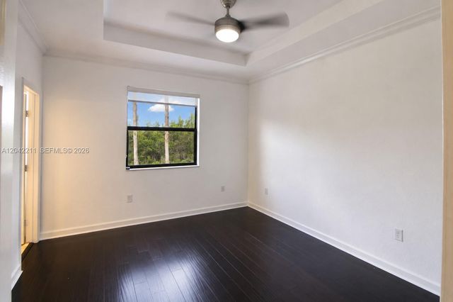 8954 W 35th Way, Hialeah, FL 33018