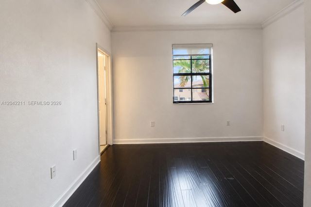 8954 W 35th Way, Hialeah, FL 33018