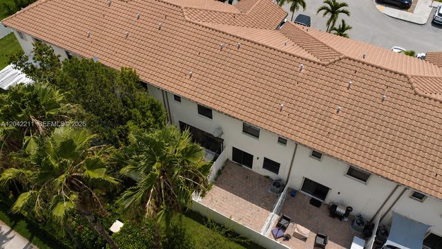 8954 W 35th Way, Hialeah, FL 33018