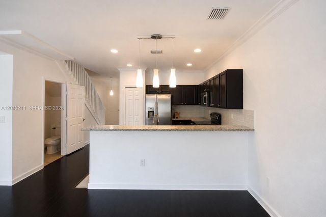 8954 W 35th Way, Hialeah, FL 33018