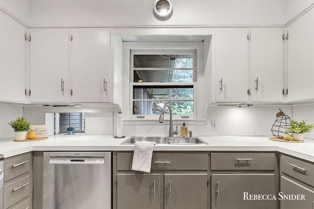 3134 Midland Drive, Grand Rapids, MI 49506
