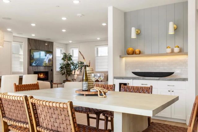 270 Normandy Lane, Carlsbad, CA 92008