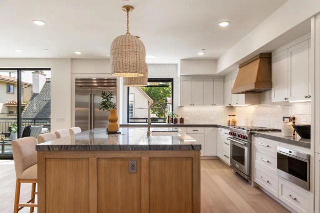 270 Normandy Lane, Carlsbad, CA 92008