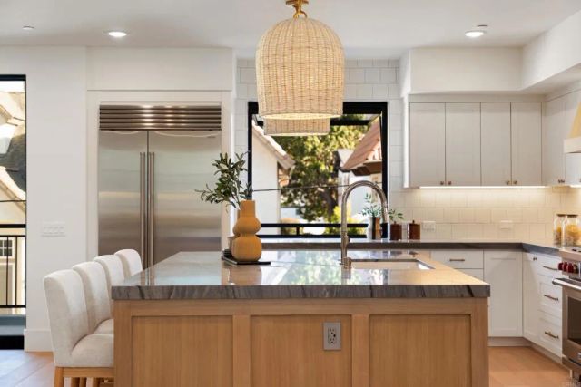 270 Normandy Lane, Carlsbad, CA 92008