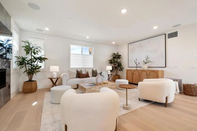 270 Normandy Lane, Carlsbad, CA 92008