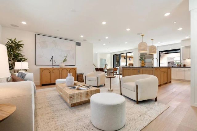 270 Normandy Lane, Carlsbad, CA 92008