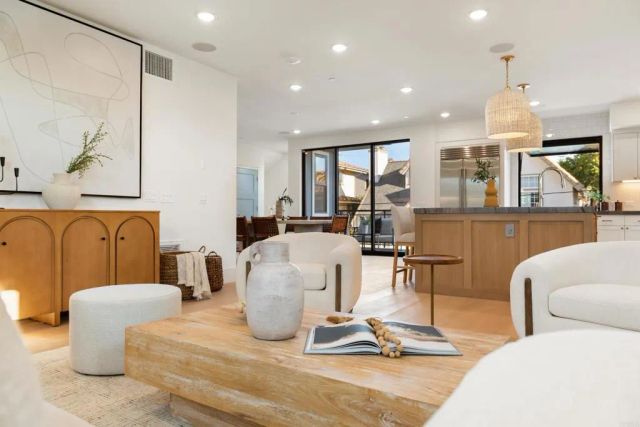 270 Normandy Lane, Carlsbad, CA 92008