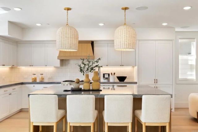 270 Normandy Lane, Carlsbad, CA 92008