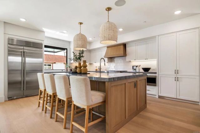 270 Normandy Lane, Carlsbad, CA 92008