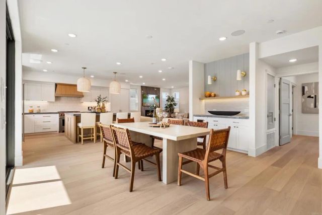 270 Normandy Lane, Carlsbad, CA 92008