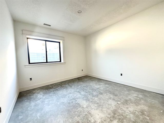 880 Harrington Way, Waukee, IA 50263