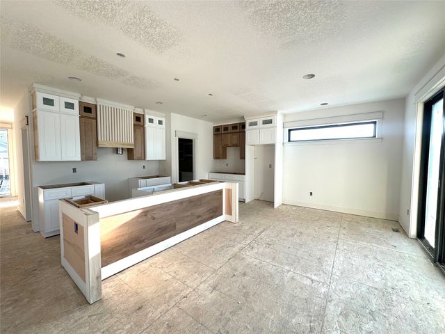 880 Harrington Way, Waukee, IA 50263