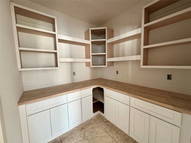 880 Harrington Way, Waukee, IA 50263