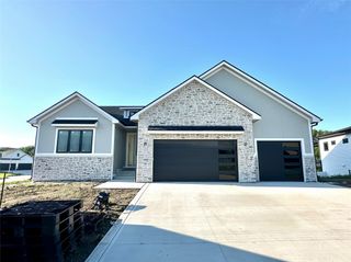 880 Harrington Way, Waukee, IA 50263