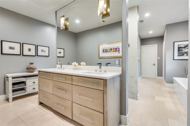 645 Kessler Reserve Court, Dallas, TX 75208