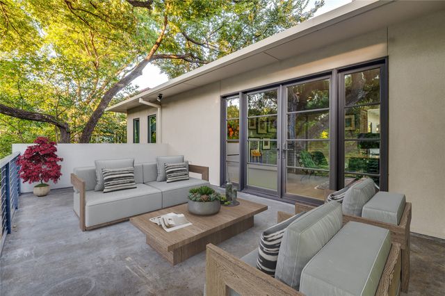 645 Kessler Reserve Court, Dallas, TX 75208