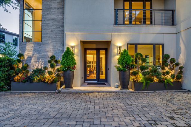 645 Kessler Reserve Court, Dallas, TX 75208