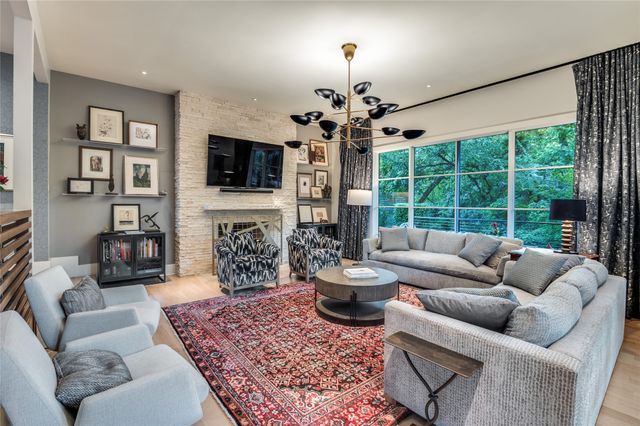 645 Kessler Reserve Court, Dallas, TX 75208