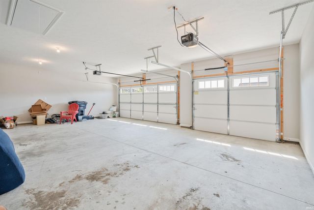 1816 SOUTHRIDGE Drive, Frankfort, IN 46041